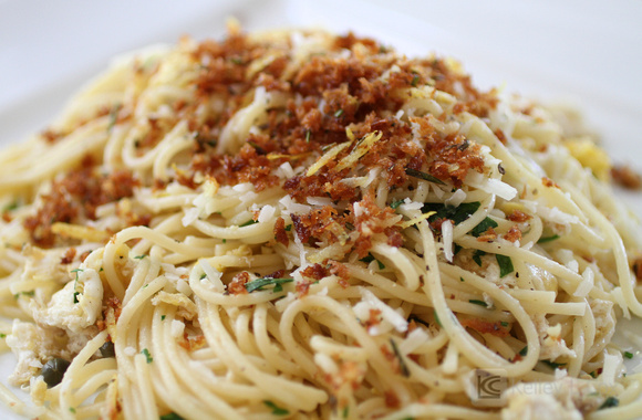 Cheesy pangritata pasta